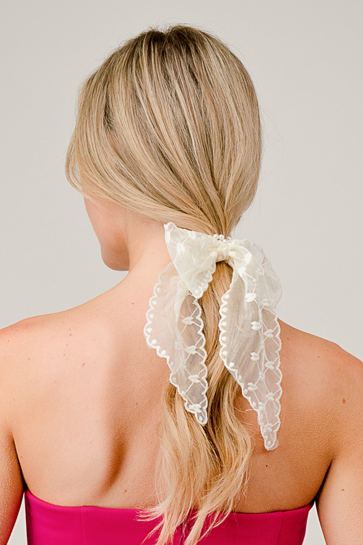Bow & Pearl Hair Tie with Mesh Heart Pattern